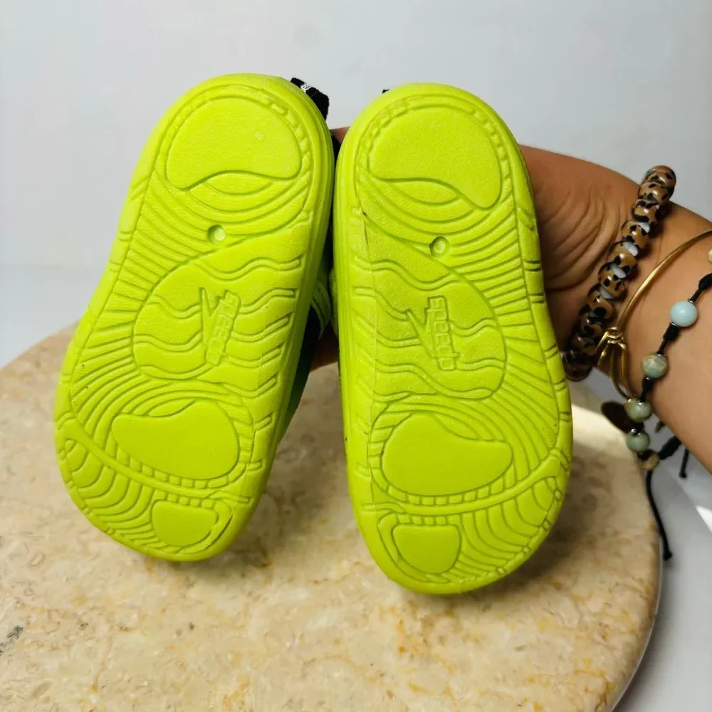 Speedo Toddler Kids Size S 5-6 Water Slip On Shoes Blue Green Beach Sand Outdoor